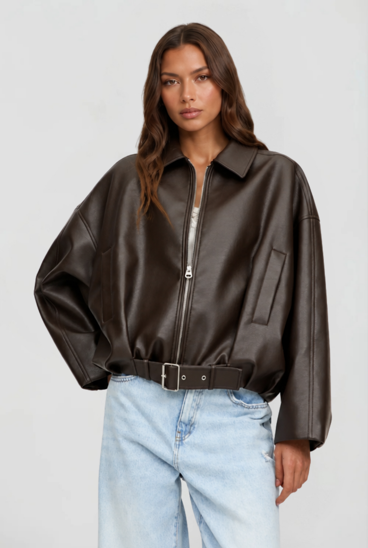 Cazadora de Cuero Mujer Oversize con Cinturón y Mangas Amplias - Vista 1