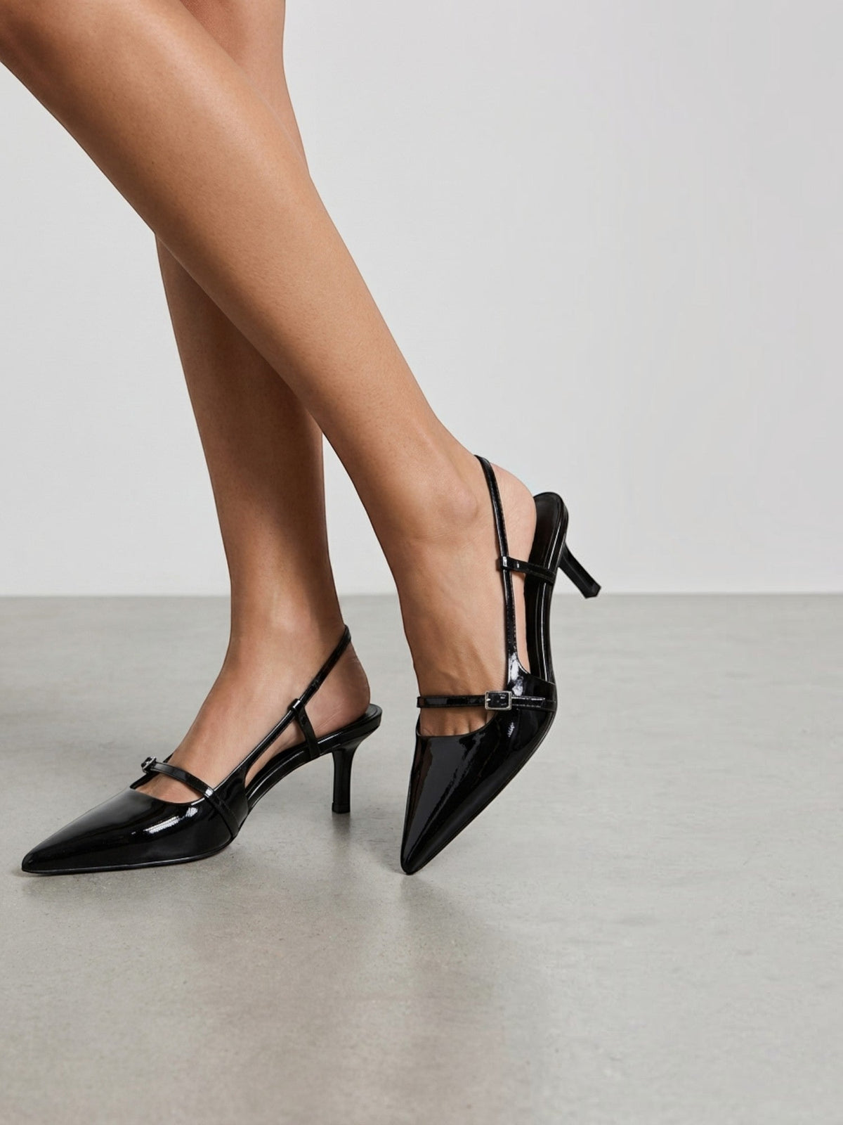 Zapatos destalonados Tahlia de charol con punta fina