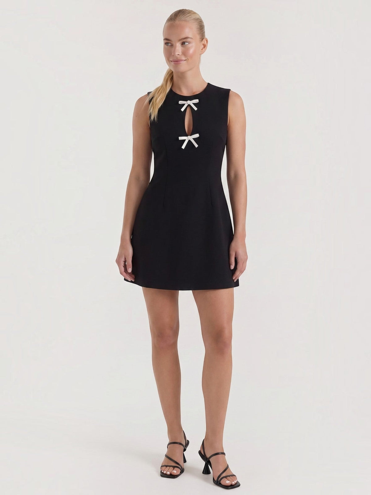 Vestido Corto Mujer en Línea A con Lazos Contrastados - Vista 1