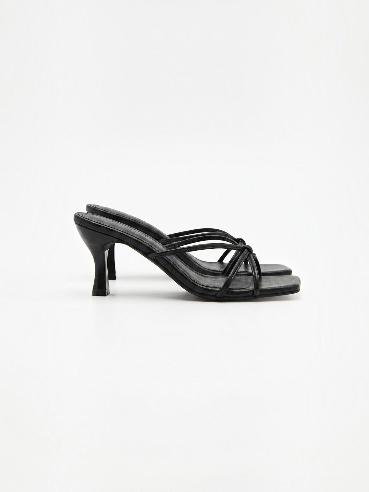 Sandalias Christina de Tiras Cruzadas y Tacón Kitten
