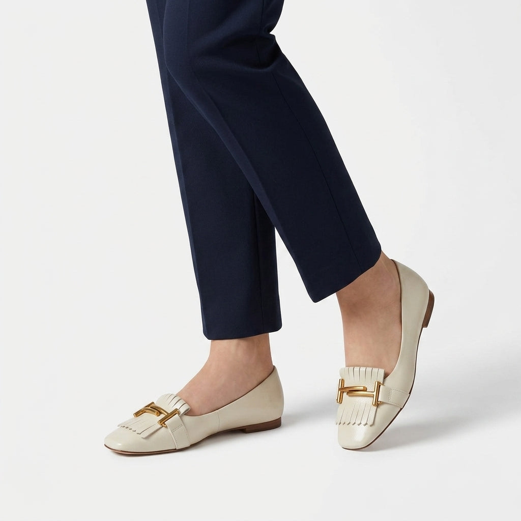 Mocasines Planos Mujer de Charol con Adorno Metálico