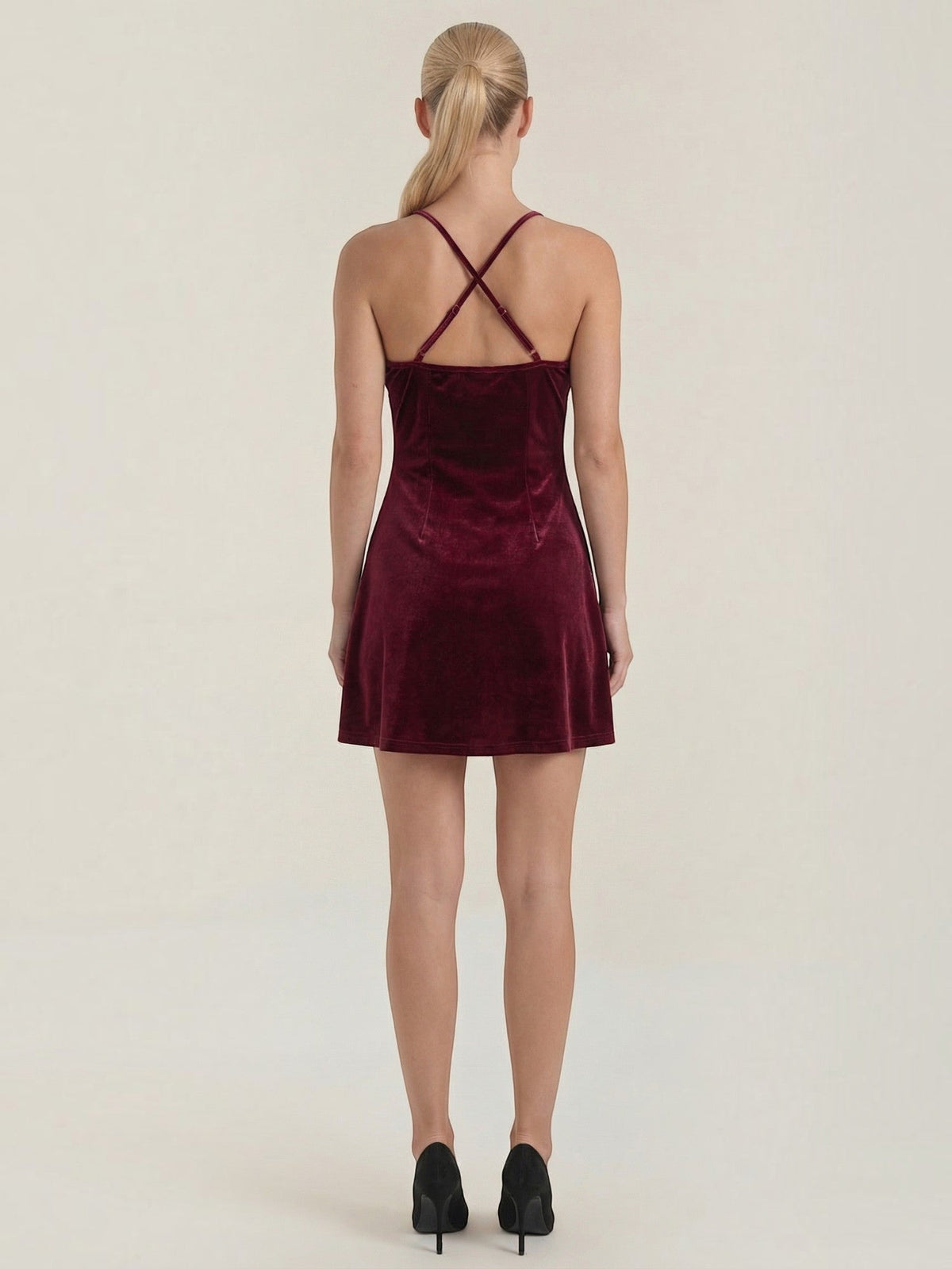 Vestido Corto Fiesta Mujer Liso con Acabado Aterciopelado y Brillo - Vista 4
