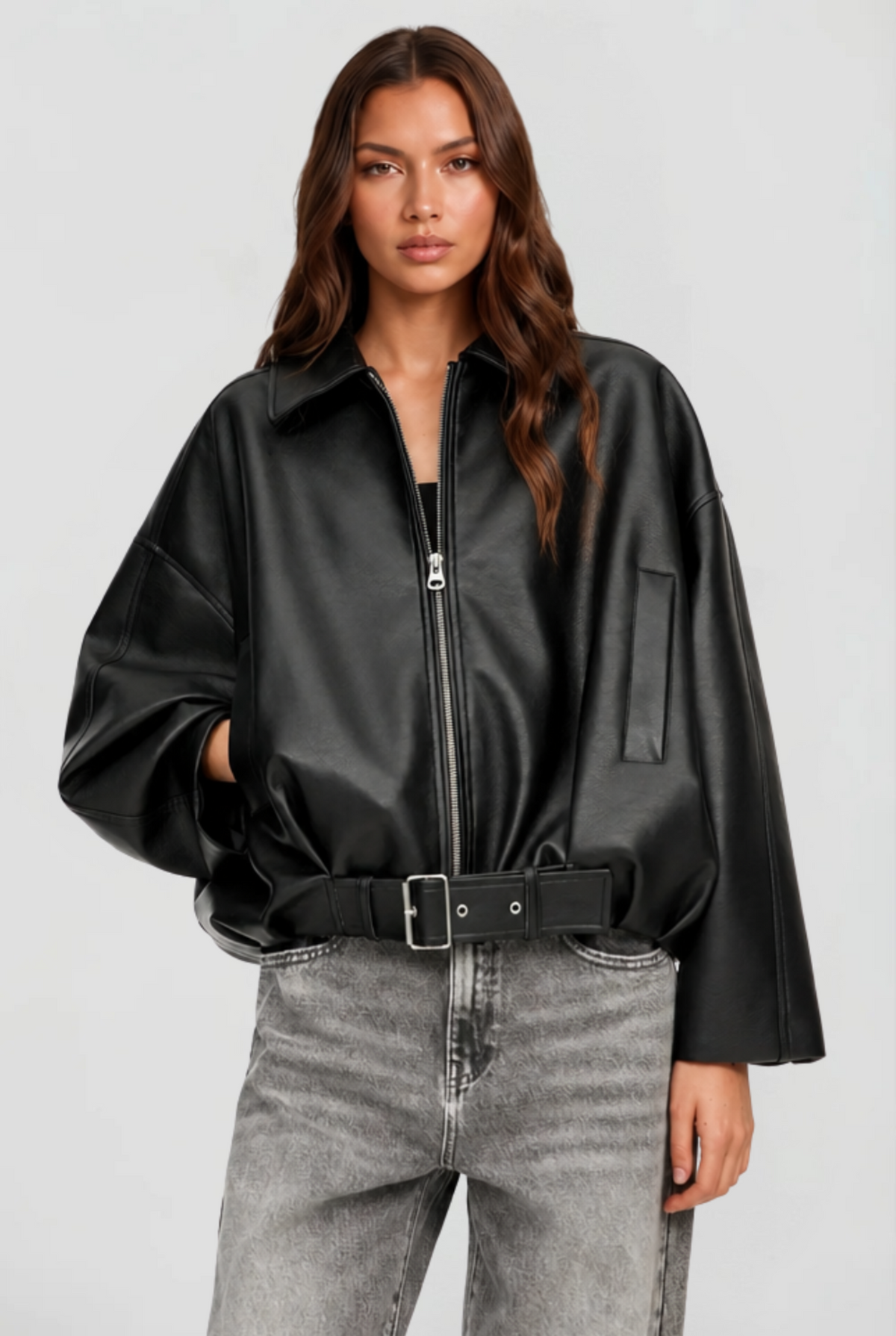 Cazadora de Cuero Mujer Oversize con Cinturón y Mangas Amplias - Vista 5