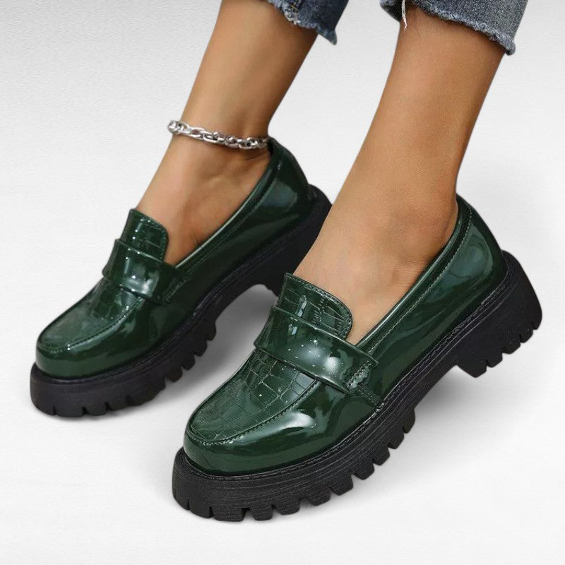 Mocasines de Charol Mujer Efecto Cocodrilo con Suela Dentada