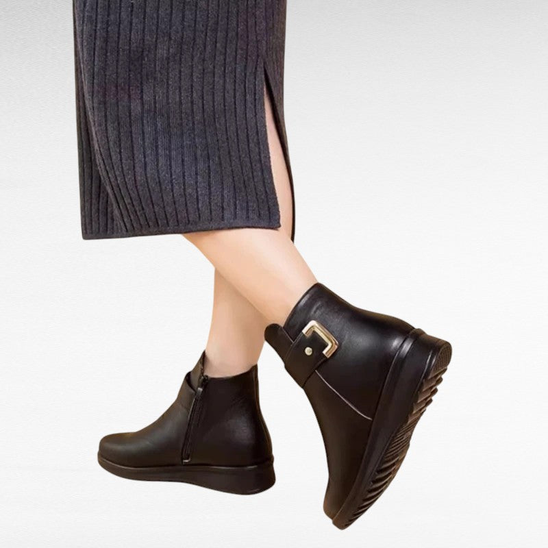 Botines Forrados Mujer Negros de Piel con Hebilla y Cuña