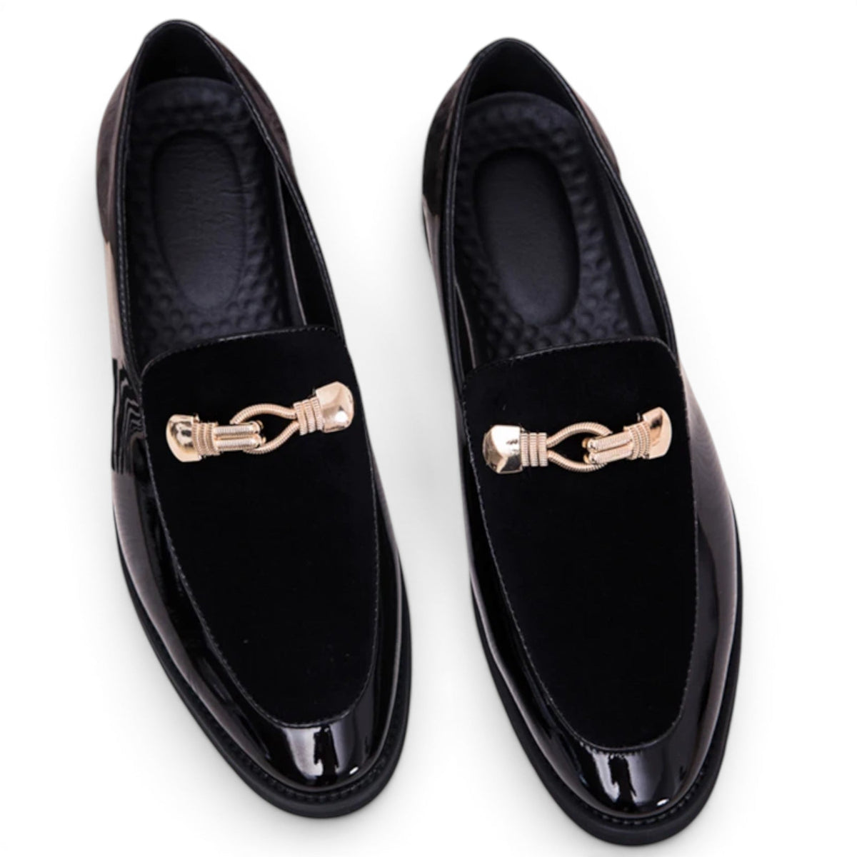 Mocasines de Charol Mujer con Detalle Dorado en el Empeine