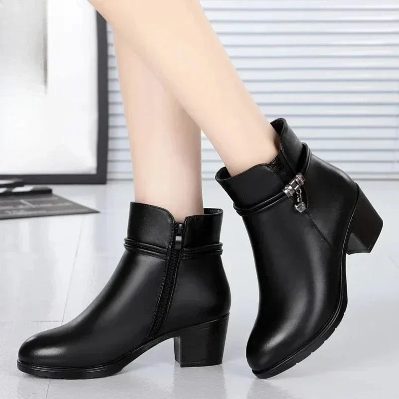 Botines Forrados Mujer con Cuello de Pelo y Tacón Bajo