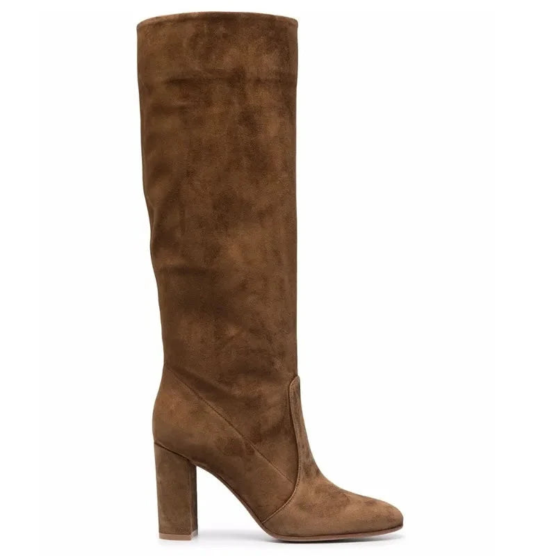 Botas Altas Mujer Marrones con Cremallera Interior y Tacón