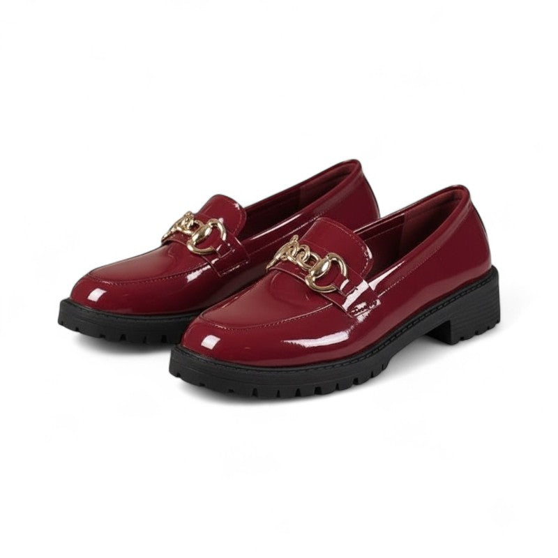 Mocasines con Cadena Mujer de Charol Brillante y Tacón Bajo