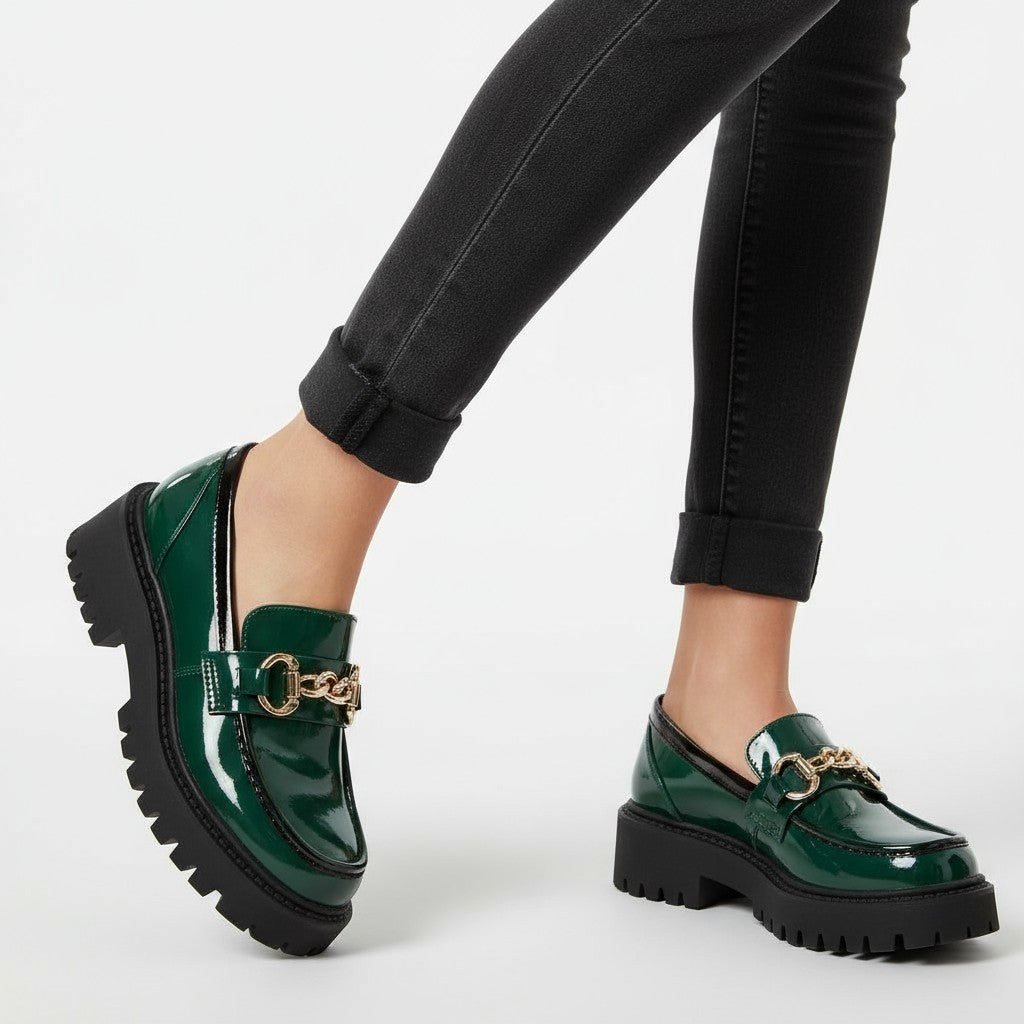 Mocasines con Cadena Mujer de Charol con Cadena Dorada y Suela Gruesa