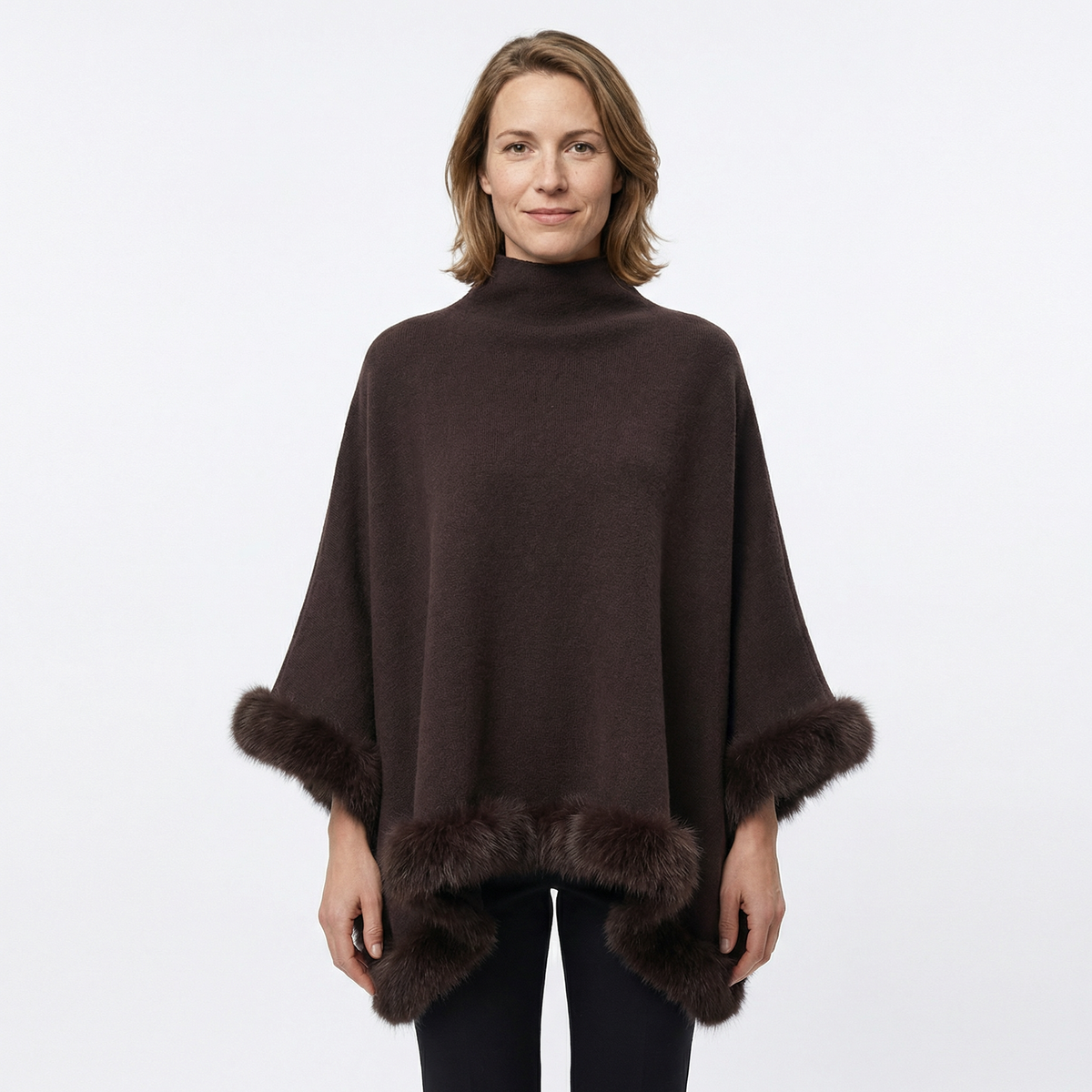 Capa Poncho Oversize con Cuello Alto