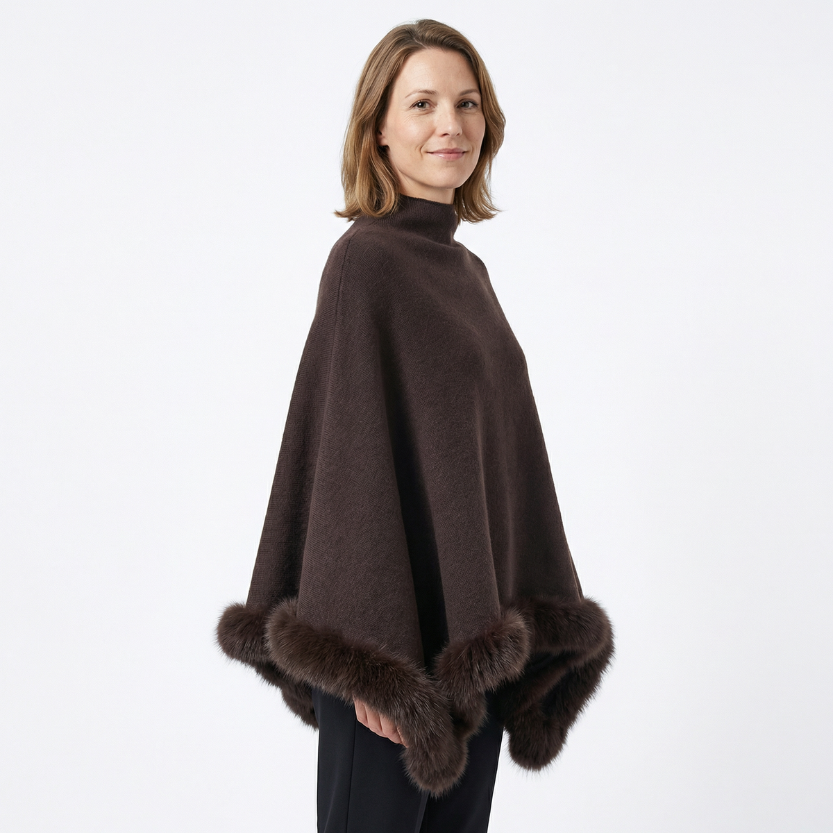 Capa Poncho Oversize con Cuello Alto