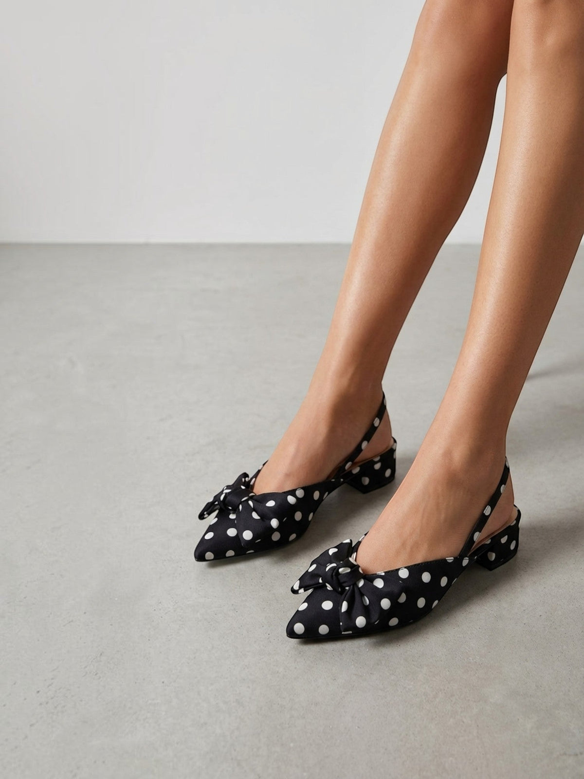Zapatos destalonados Aveline con lazo y tacón bajo