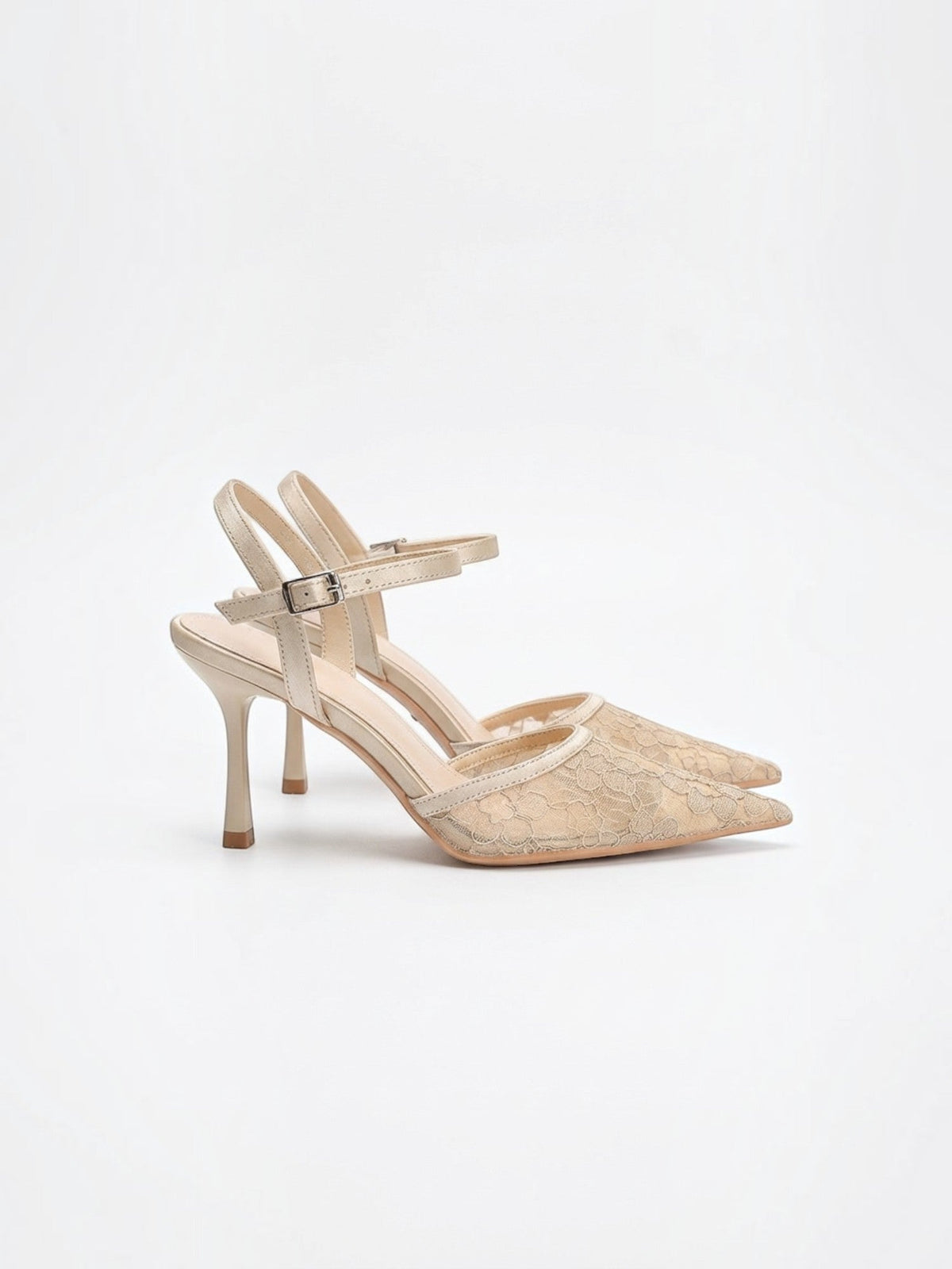 Zapatos destalonados Jessara de encaje y punta fina