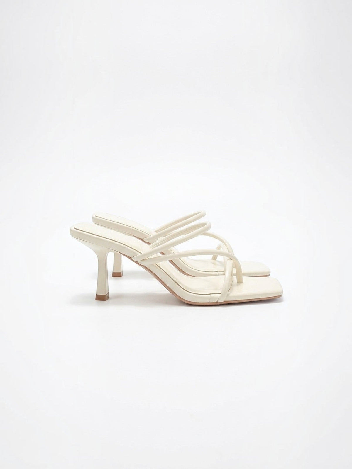 Sandalias mule Delphine de tiras finas y tacón curvo