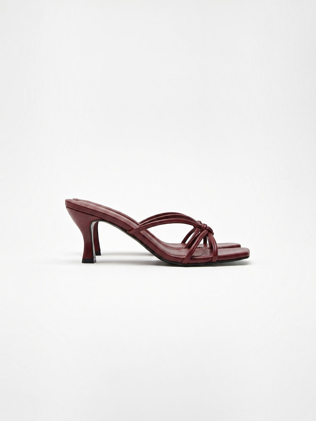 Sandalias Christina de Tiras Cruzadas y Tacón Kitten
