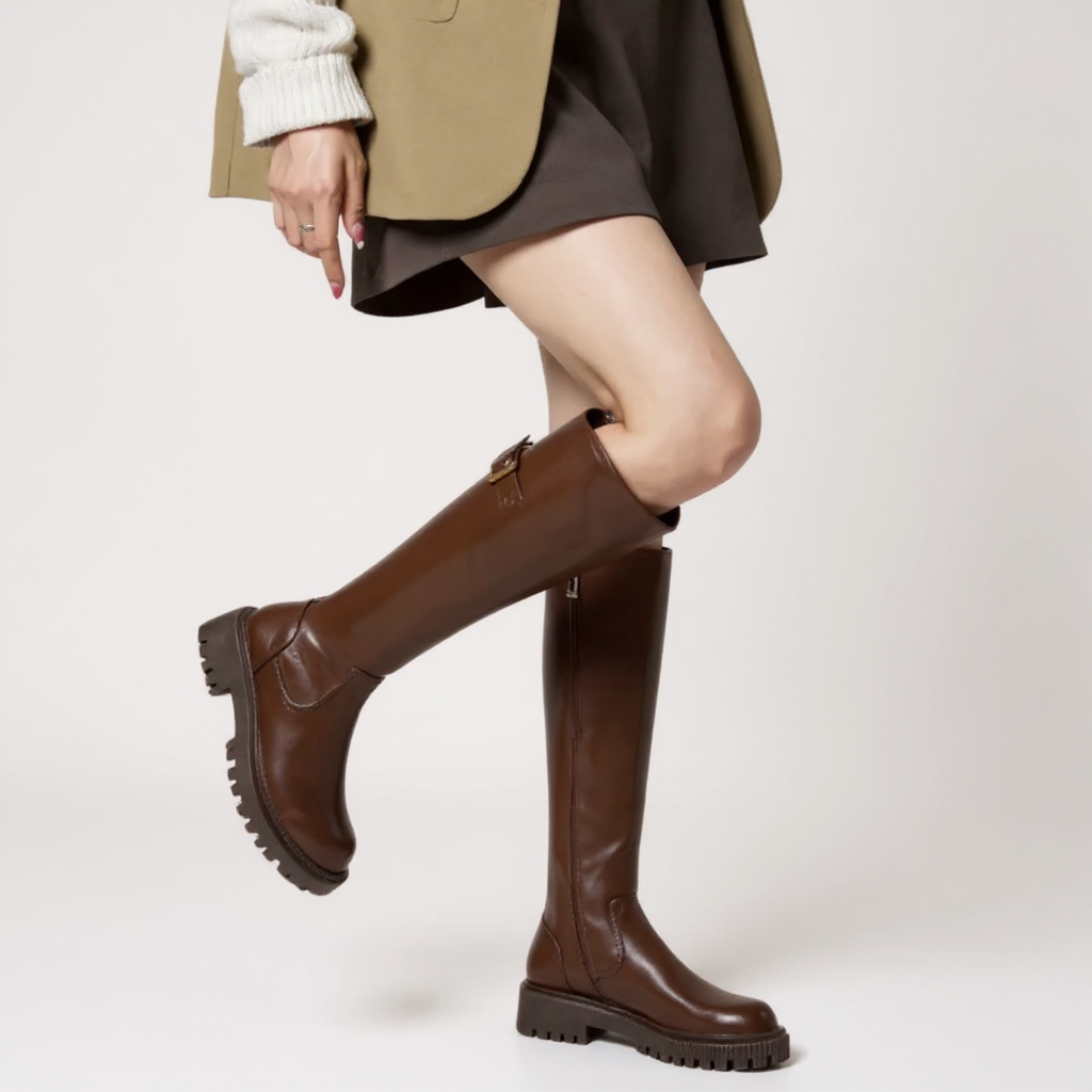 Botas Altas Mujer Negras con Bridas Decorativas