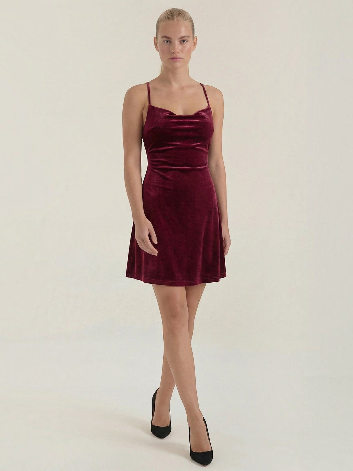 Vestido Corto Fiesta Mujer Liso con Acabado Aterciopelado y Brillo - Vista 1