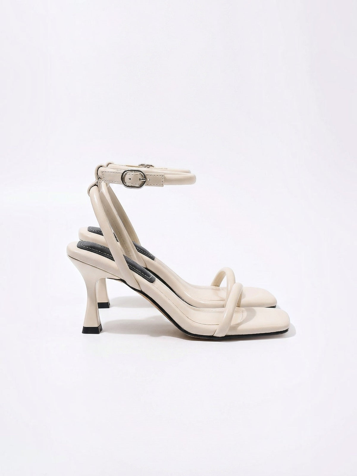 Sandalias Lisa de Tacón Kitten con Tiras y Hebilla