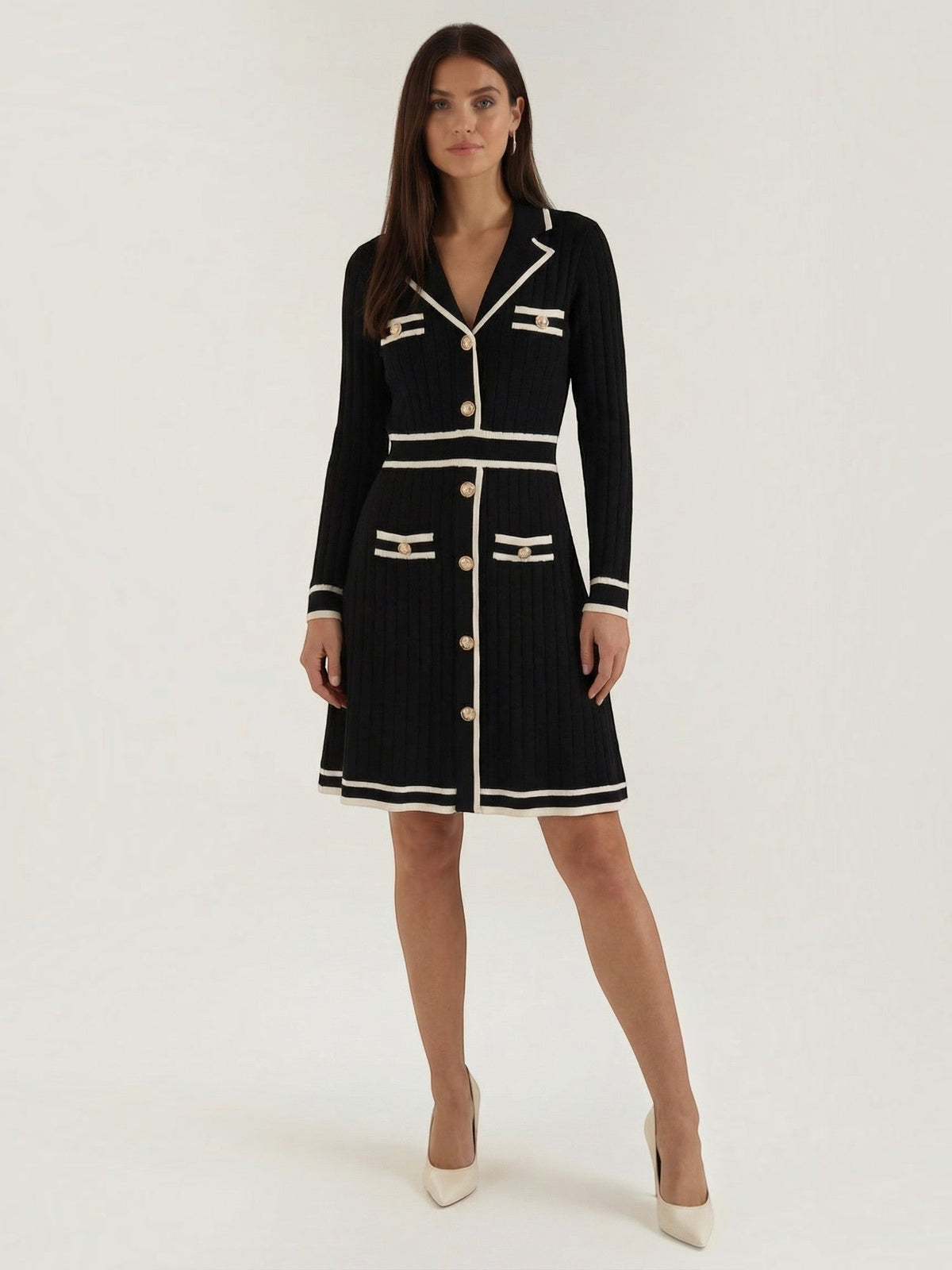 Vestido Corto Ribete Contraste Botones