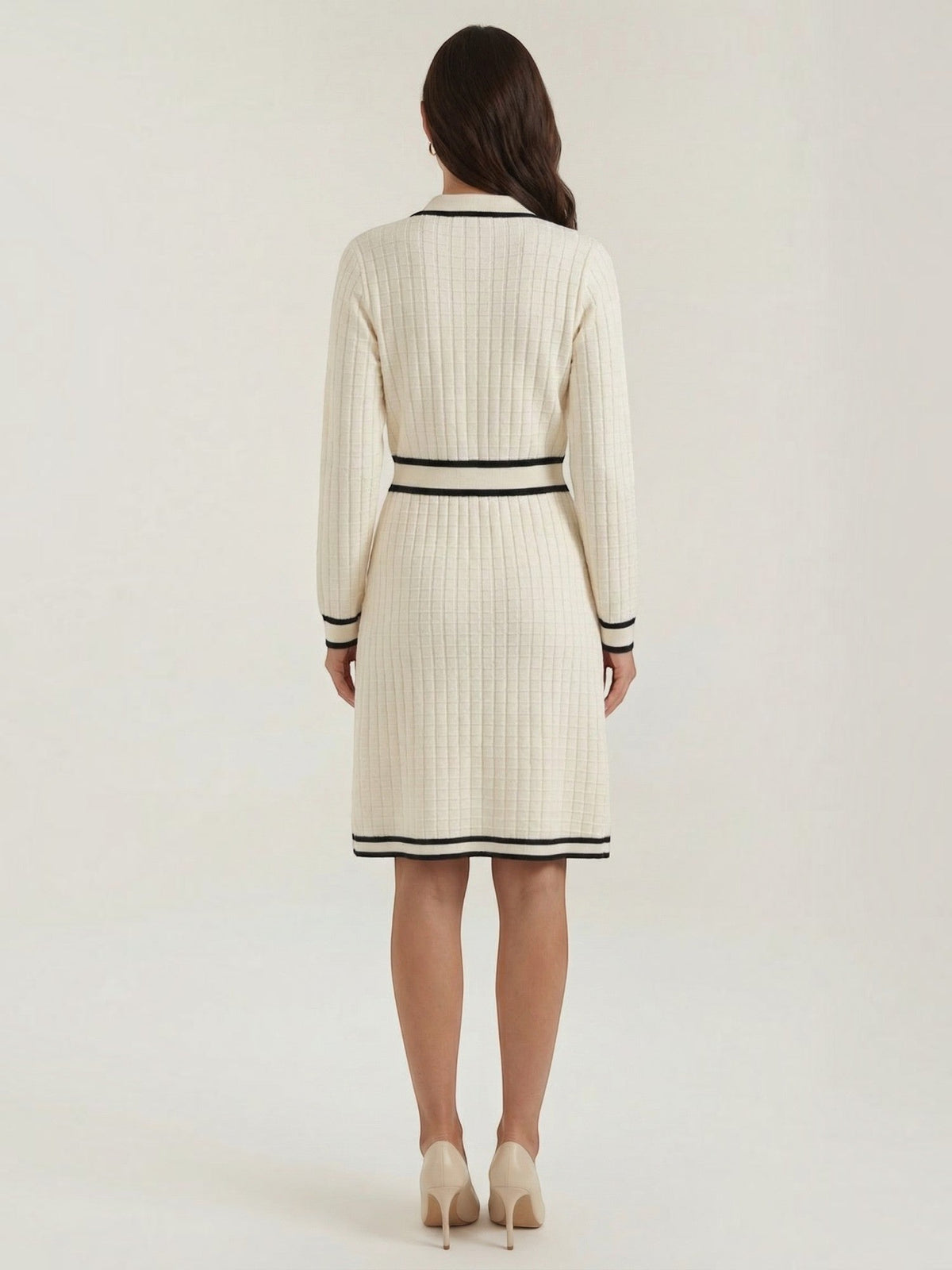 Vestido Corto Ribete Contraste Botones