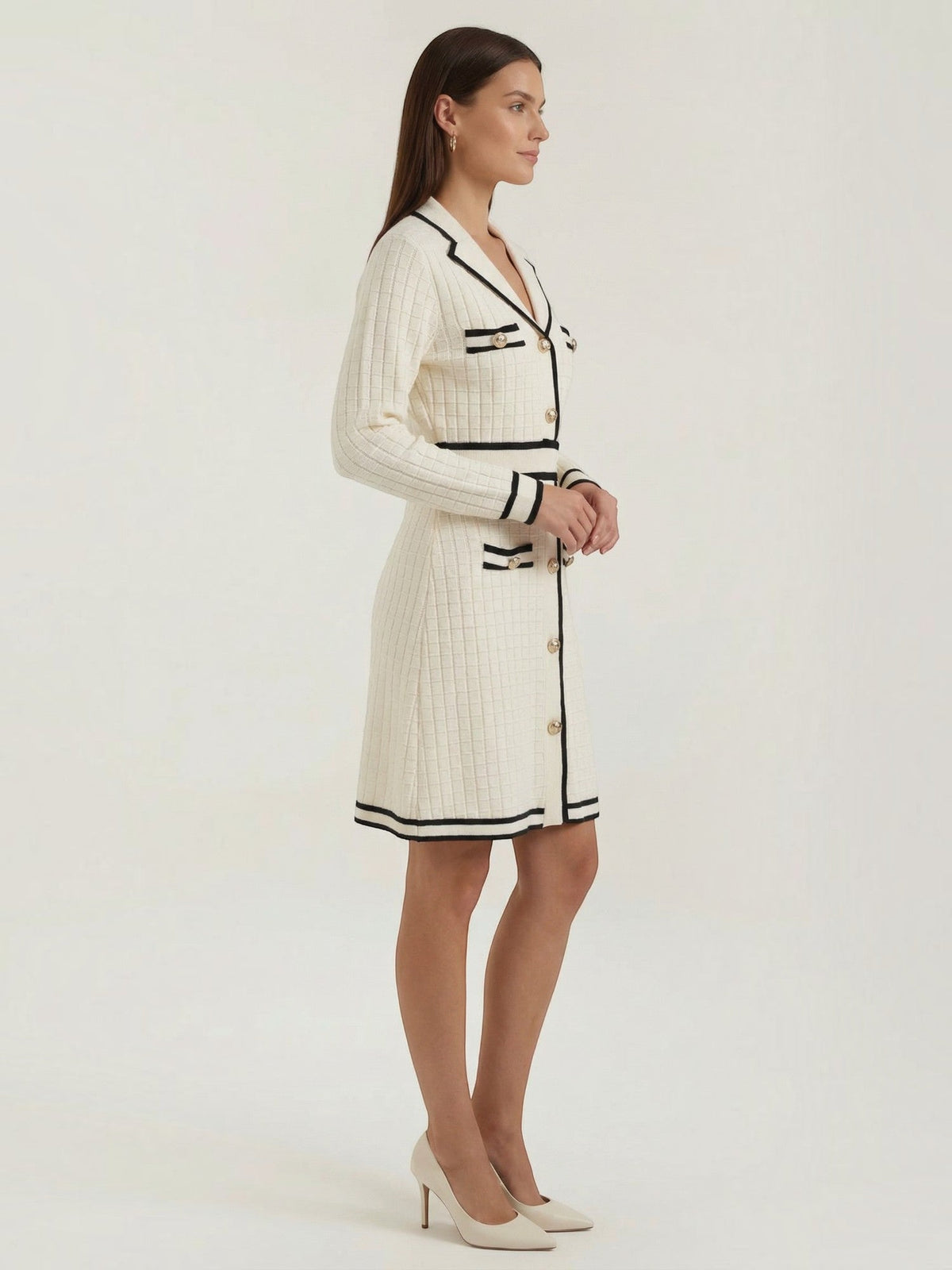 Vestido Corto Ribete Contraste Botones