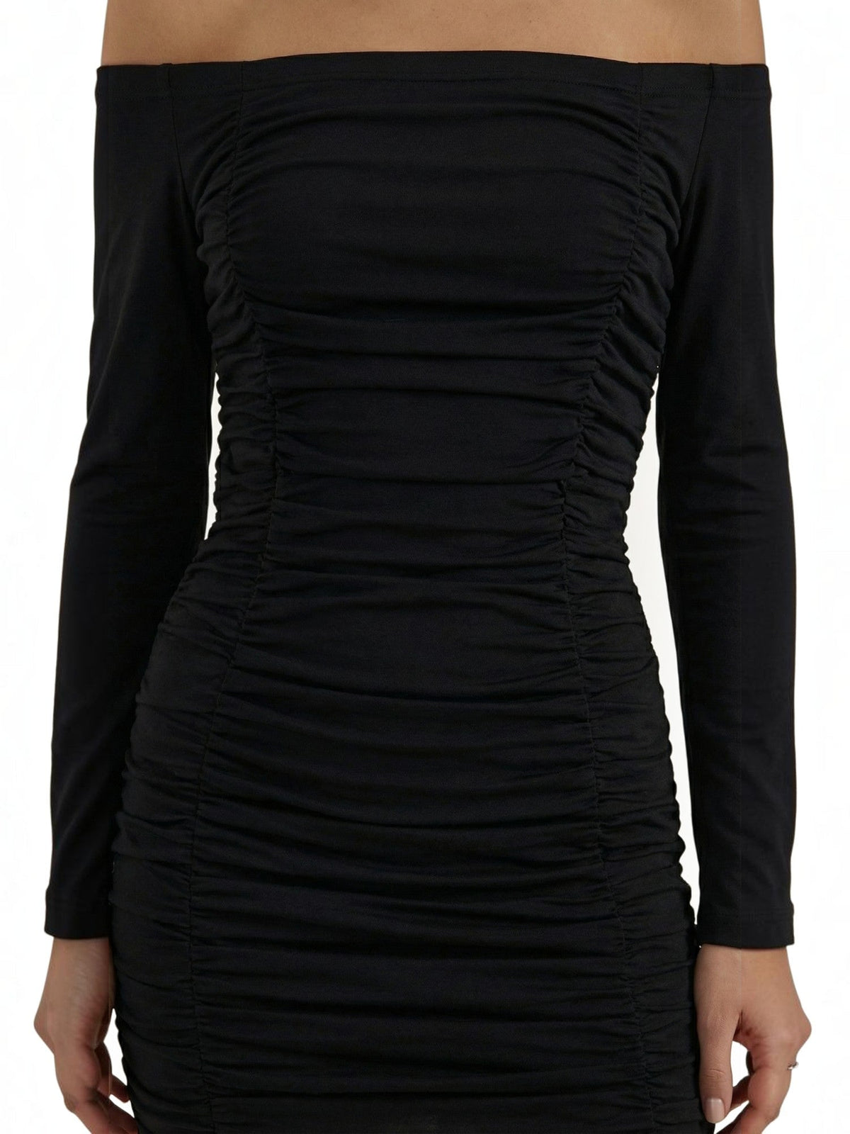 Vestido Corto Ceñido Hombros Descubiertos